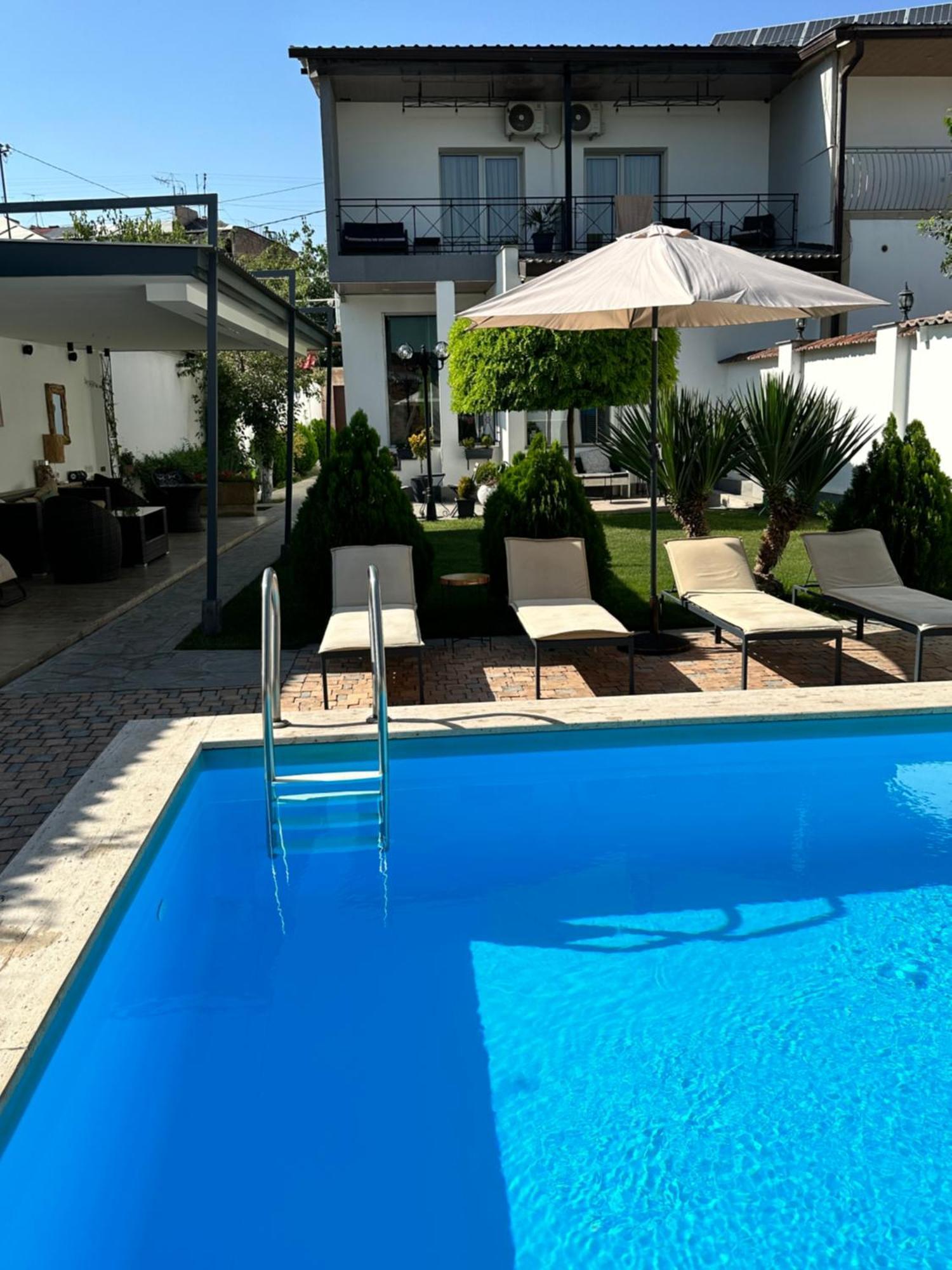 Garden Lounge Hotel Erévan Extérieur photo